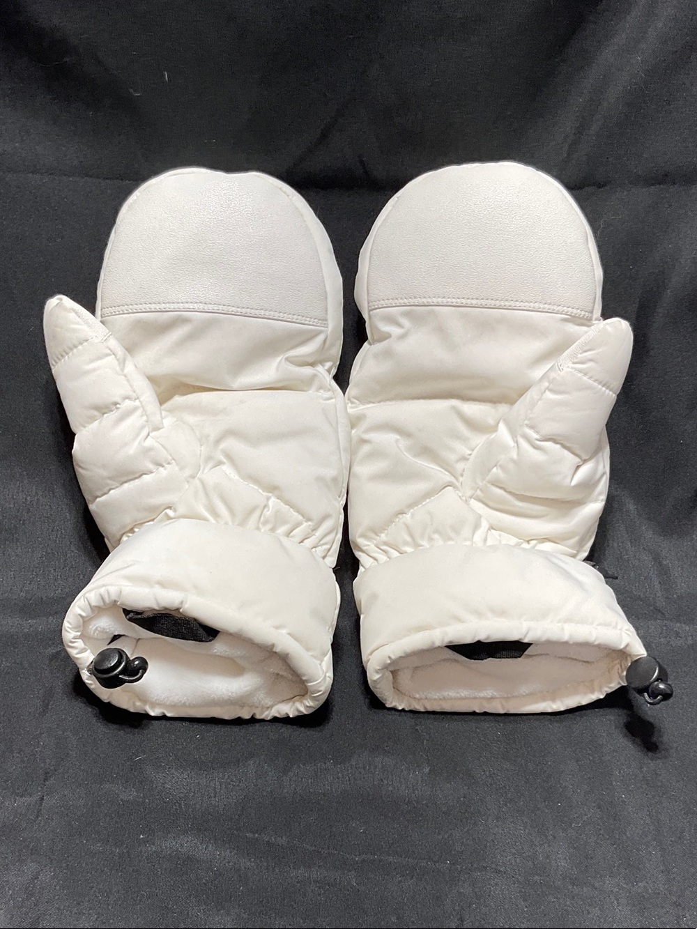 Ladies Lole White Puffer Mittens. Worn a couple of times. Have some marks.